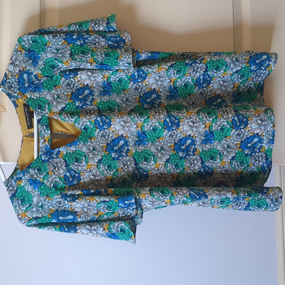 Gorgeous Banana Republic Floral Top